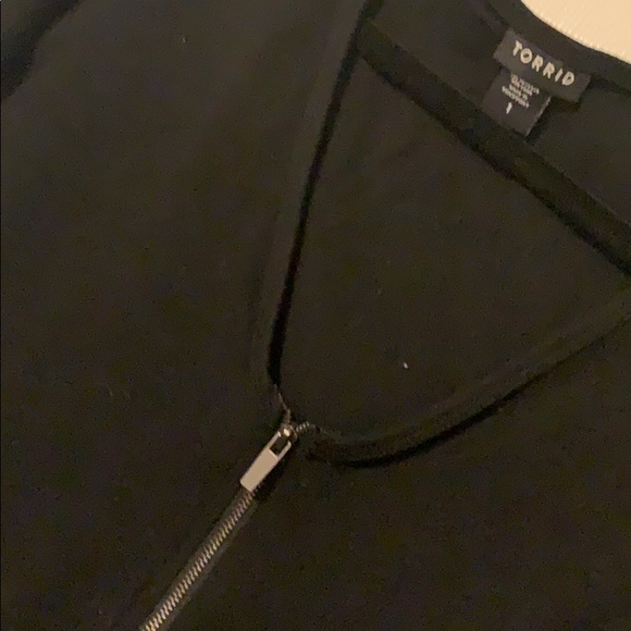 Torrid shirt with zipper - Picture 2 of 2
